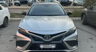 Toyota Camry 2021 года за 13 500 000 тг. в Актобе