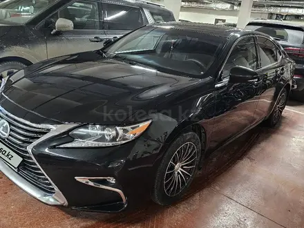 Lexus ES 200 2016 года за 15 000 000 тг. в Астана – фото 2