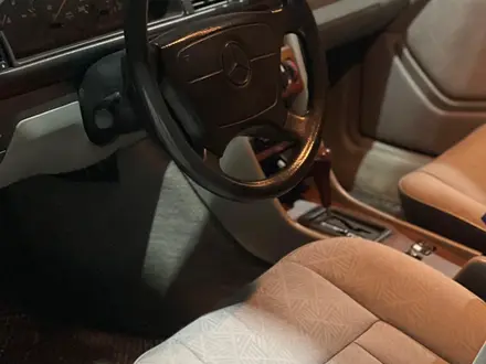 Mercedes-Benz E 220 1993 года за 2 200 000 тг. в Павлодар – фото 9