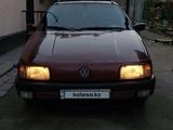 Volkswagen Passat 1993 годаүшін1 300 000 тг. в Тараз
