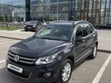 Volkswagen Tiguan 2014 года за 8 500 000 тг. в Астана – фото 2