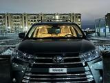 Toyota Highlander 2017 года за 13 000 000 тг. в Алматы