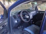 Volkswagen Touran 2004 года за 4 300 000 тг. в Алматы – фото 5