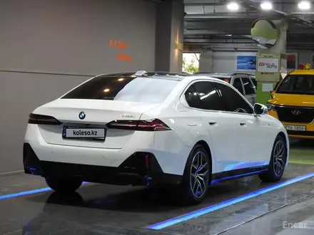 BMW 520 2024 года за 29 000 000 тг. в Алматы – фото 2