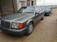 Mercedes-Benz E 260 1991 годаfor800 000 тг. в Алматы