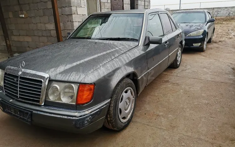 Mercedes-Benz E 260 1991 годаfor800 000 тг. в Алматы