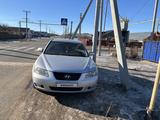 Hyundai Sonata 2005 года за 4 600 000 тг. в Уральск – фото 2