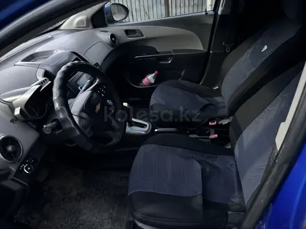 Chevrolet Aveo 2013 года за 2 700 000 тг. в Алматы – фото 2