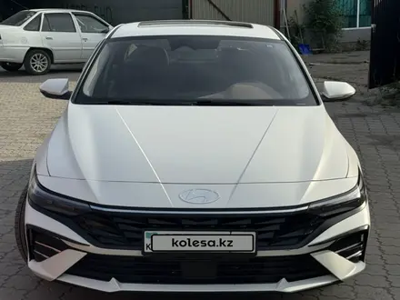 Hyundai Elantra 2023 года за 7 700 000 тг. в Алматы – фото 2
