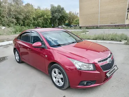 Chevrolet Cruze 2010 года за 2 990 000 тг. в Караганда – фото 2