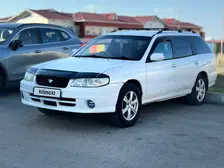 Nissan Avenir, 1999