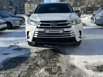 Toyota Highlander 2019 года за 18 900 000 тг. в Астана