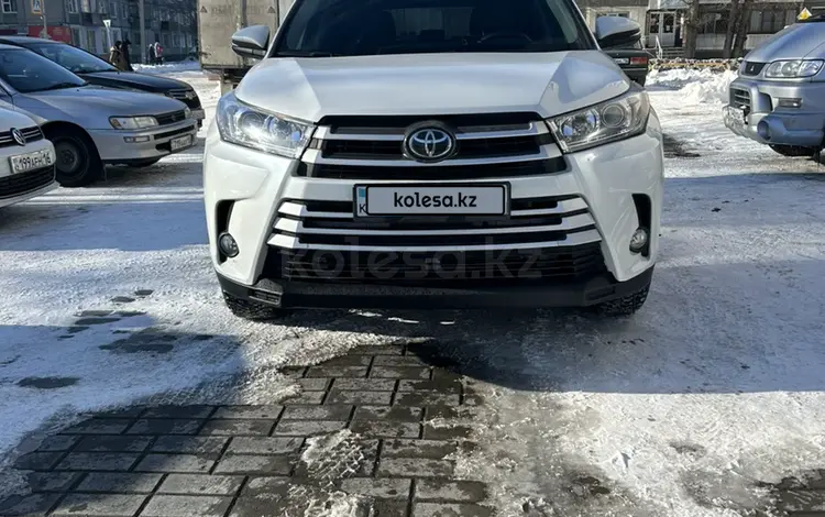 Toyota Highlander 2019 года за 18 900 000 тг. в Астана