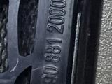 Правая решетка воздухозаборника (сетка) капота за 10 000 тг. в Алматы – фото 4