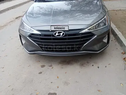 Hyundai Elantra 2019 года за 6 000 000 тг. в Актау