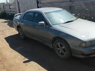 Mitsubishi Diamante, 1995