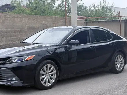 Toyota Camry 2017 года за 10 500 000 тг. в Шымкент – фото 2
