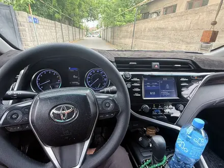 Toyota Camry 2017 года за 10 500 000 тг. в Шымкент – фото 7