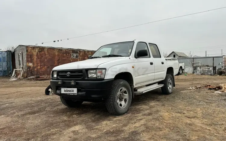 Toyota Hilux 2000 года за 4 000 000 тг. в Аксай