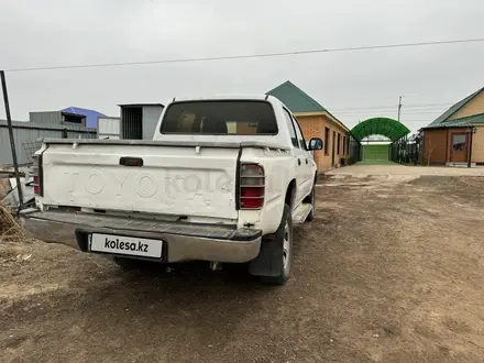 Toyota Hilux 2000 года за 4 000 000 тг. в Аксай – фото 5