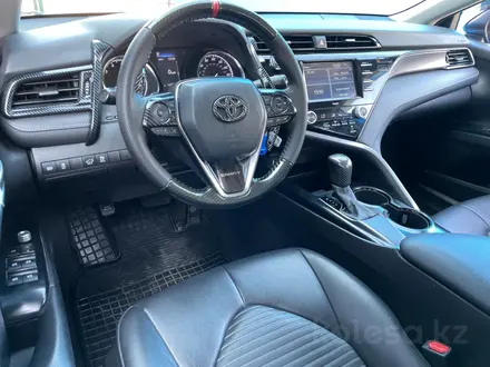 Toyota Camry 2020 года за 11 160 000 тг. в Алматы – фото 8