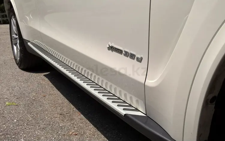 Пороги подножки для BMW X5 III F15 за 80 000 тг. в Алматы