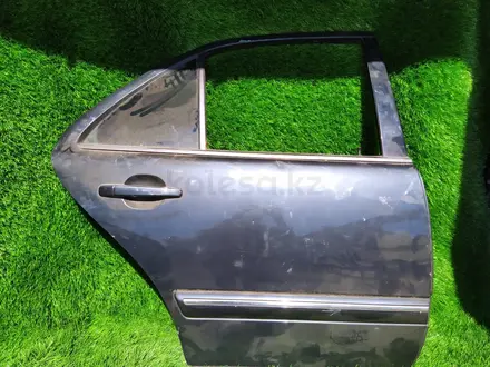 Дверь Mercedes Benz 210 за 25 000 тг. в Караганда