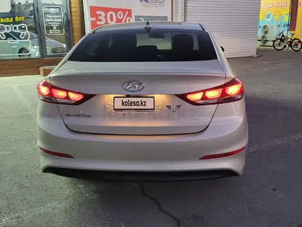 Hyundai Elantra 2018 годаүшін4 700 000 тг. в Жанаозен
