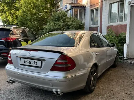 Mercedes-Benz E 320 2004 года за 4 600 000 тг. в Астана – фото 3