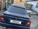 Mercedes-Benz C 220 1995 года за 1 750 000 тг. в Караганда – фото 4