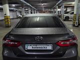 Toyota Camry 2018 года за 11 500 000 тг. в Астана – фото 4