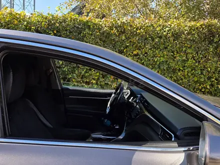 Toyota Camry 2018 года за 11 500 000 тг. в Астана