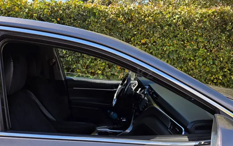 Toyota Camry 2018 года за 11 500 000 тг. в Астана