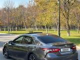 Toyota Camry 2020 года за 10 800 000 тг. в Туркестан – фото 5