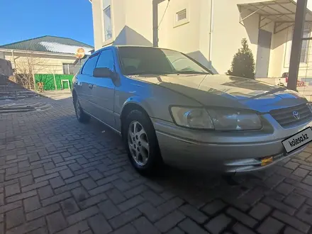 Toyota Camry 2001 года за 3 300 000 тг. в Алматы – фото 3