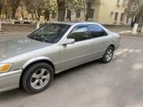 Toyota Camry 1999 года за 3 100 000 тг. в Караганда – фото 2