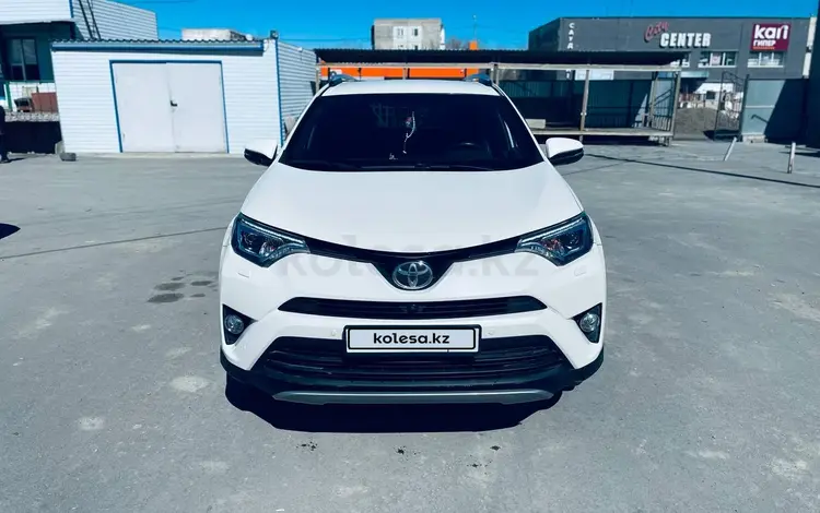 Toyota RAV4 2017 года за 14 200 000 тг. в Жезказган