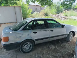 Audi 80