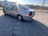 Mercedes-Benz C 240 1997 года за 3 300 000 тг. в Жанаозен – фото 5