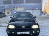 Volkswagen Golf 1994 года за 850 000 тг. в Астана