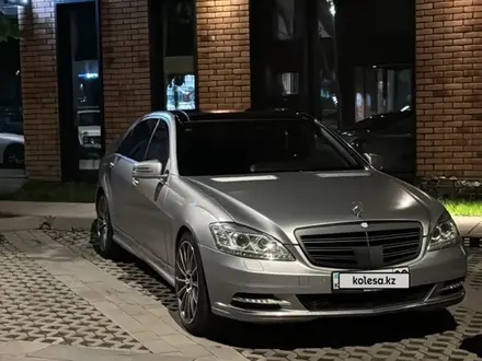 Mercedes-Benz S 500 2010 года за 11 000 000 тг. в Алматы