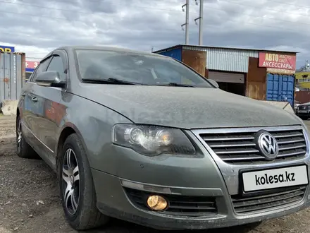 Volkswagen Passat 2006 года за 3 900 000 тг. в Астана – фото 2