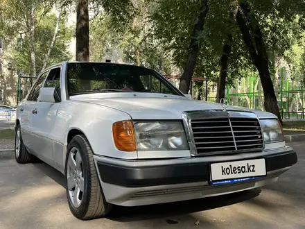 Mercedes-Benz E 230 1992 года за 1 700 000 тг. в Алматы