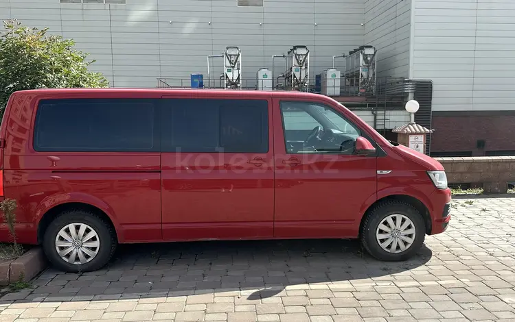 Volkswagen Caravelle 2017 года за 16 500 000 тг. в Костанай