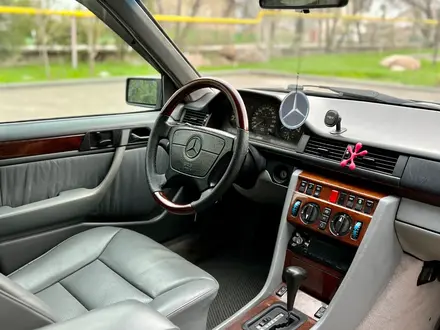 Mercedes-Benz E 280 1995 года за 3 400 000 тг. в Алматы – фото 41