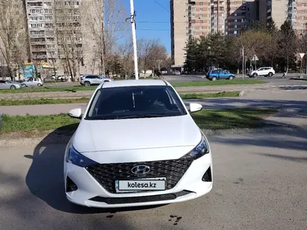 Hyundai Accent 2021 года за 9 100 000 тг. в Усть-Каменогорск – фото 2