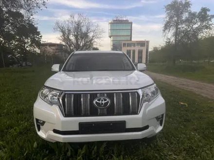 Toyota Land Cruiser Prado 2021 года за 22 700 000 тг. в Алматы – фото 3