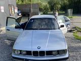 BMW 525 1991 года за 950 000 тг. в Талдыкорган – фото 2