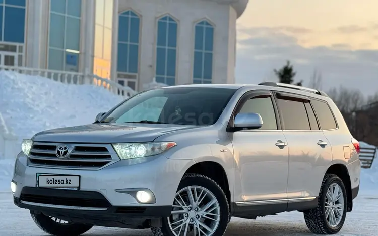 Toyota Highlander 2011 года за 12 800 000 тг. в Астана