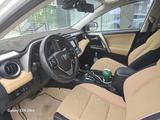 Toyota RAV4 2017 года за 12 300 000 тг. в Шымкент – фото 2